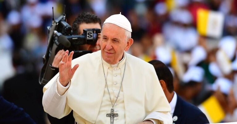 Pope Francis : ‘America – Open Your Borders!’