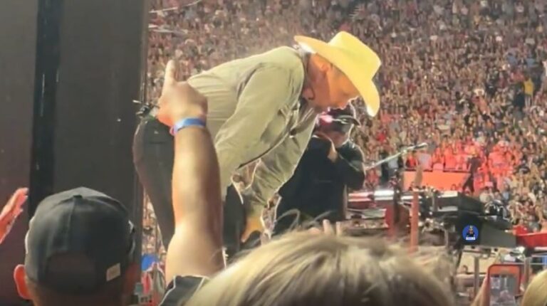 Garth Brooks Booed Off Stage at 123rd Annual Texas Country Jamboree