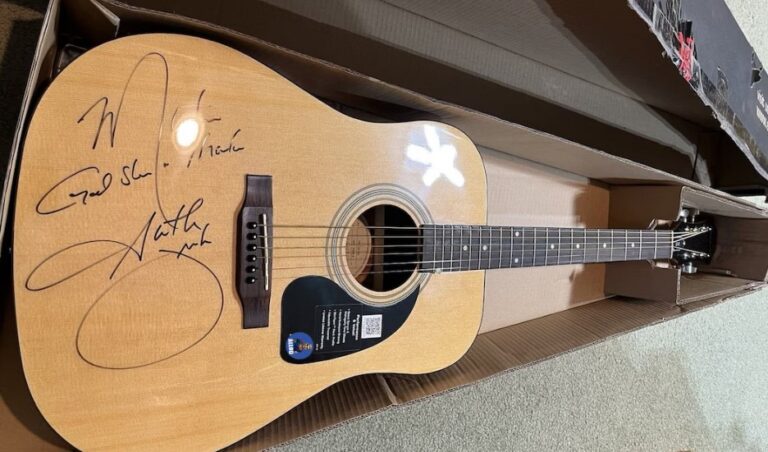 “Devastated” Fan Sends Autographed Guitar Back to Garth Brooks With a Heartbreaking Message