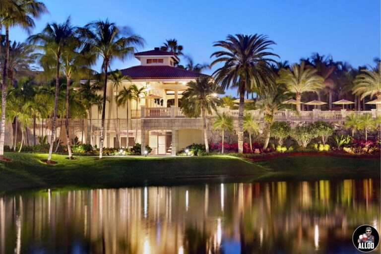 Trump Offers Pardoned J6ers an All-Expense-Paid Stay at Any of His Luxury Resorts